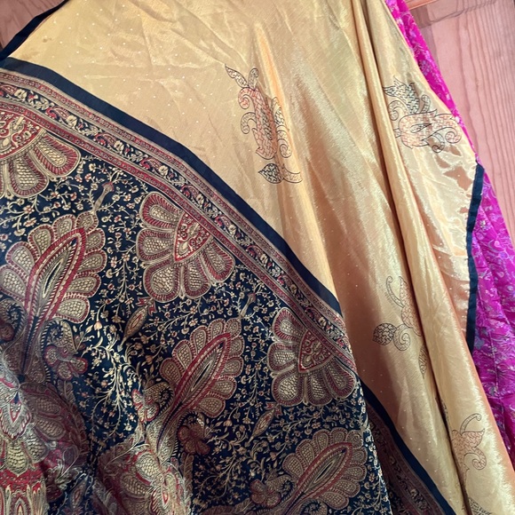 WEVEZ Silk Wrap Magic Sari Skirt One Size - Picture 4 of 8